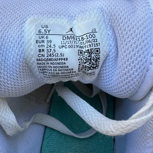 Nike Air Jordan 1 Mid SE Multi Stitch 6.5 Youth/8 Women’s - Picture 9 of 9